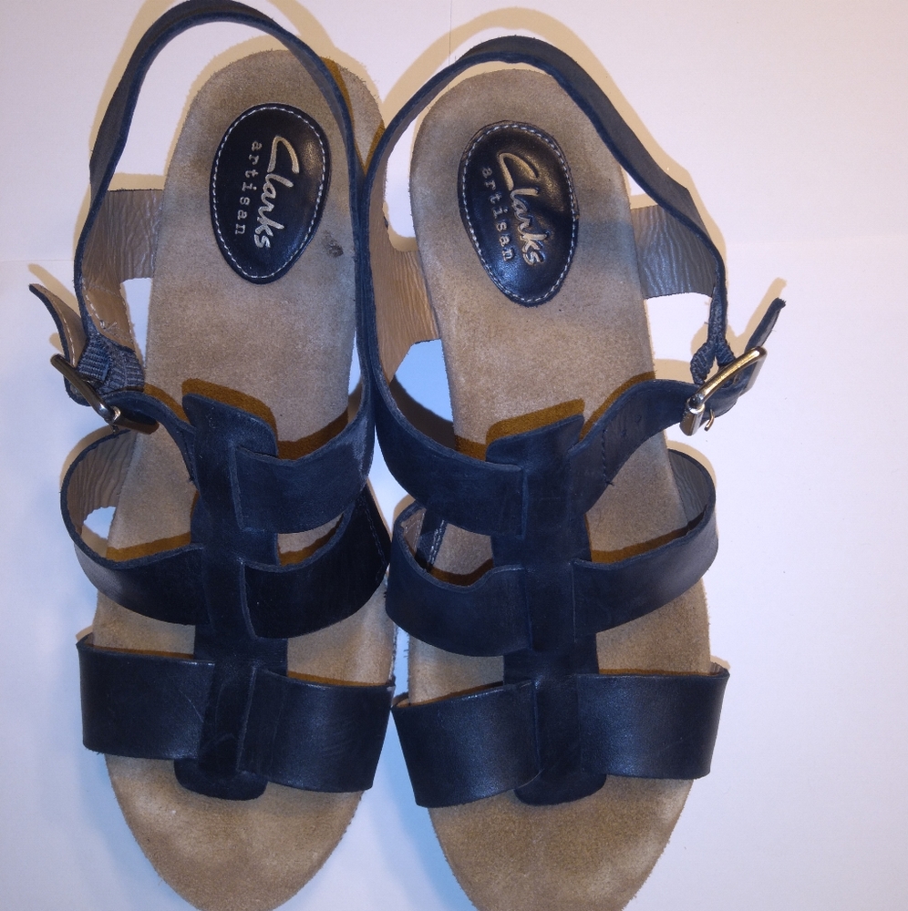 Clarks Womans Sandles Size 8.5